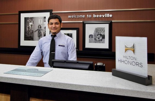 Beeville Hotel | Hampton Inn Beeville