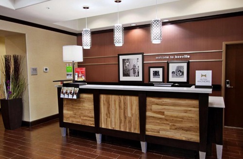 Beeville Hotel | Hampton Inn Beeville