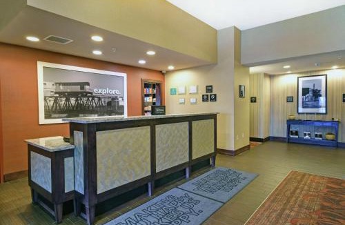 Beloit Hotel | Hampton Inn Beloit