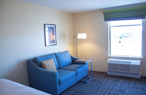 Big Rapids Hotel | Hampton Inn Big Rapids