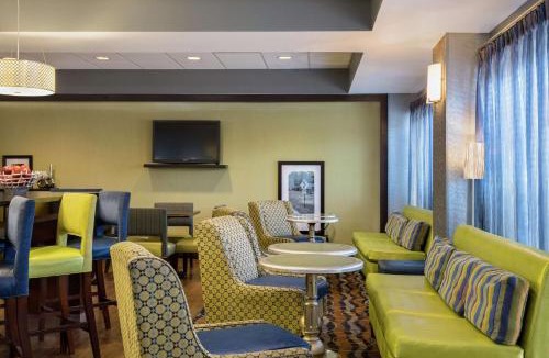 New Castle Hotel | Hampton Inn Birmingham-Trussville