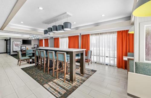 Bloomington Hotel | Hampton Inn Bloomington West