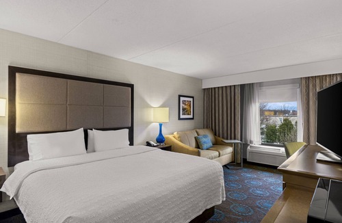 Bloomington Hotel | Hampton Inn Bloomington