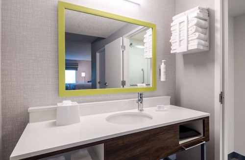 Deerfield Beach Hotel | Hampton Inn Boca Raton-Deerfield Beach