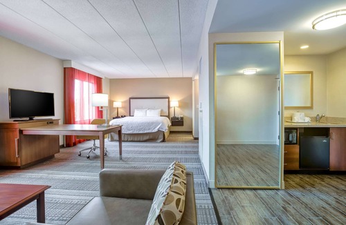 Norwood Hotel | Hampton Inn Boston - Norwood