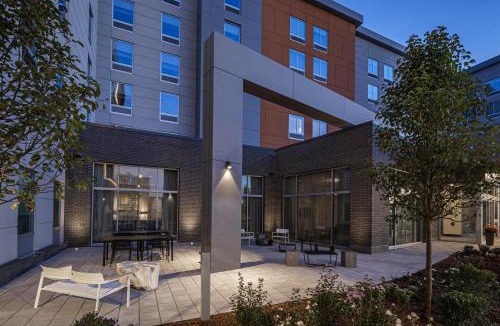 Woburn Hotel | Hampton Inn Boston Woburn
