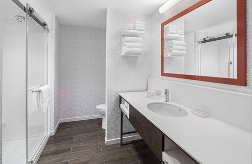 Woburn Hotel | Hampton Inn Boston Woburn