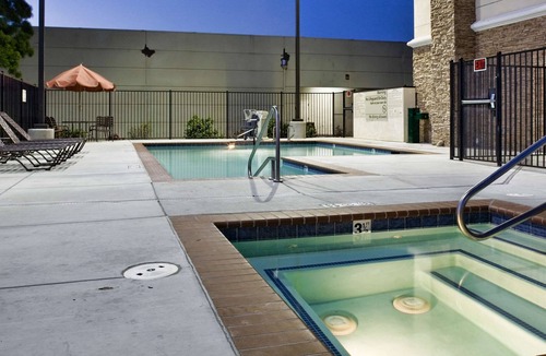 Brentwood Hotel | Hampton Inn Brentwood