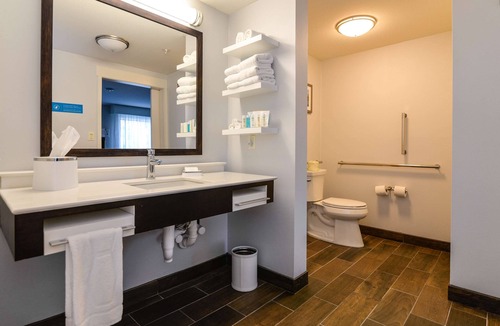 Brighton Hotel | Hampton Inn Brighton