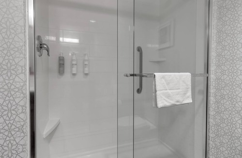 Williamsville Hotel | Hampton Inn Buffalo - Amherst, NY