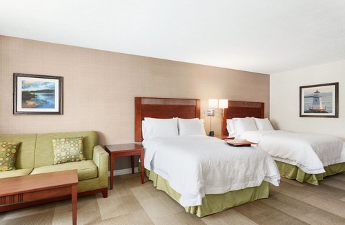 Burlington Hotel | Hampton Inn Burlington - Colchester