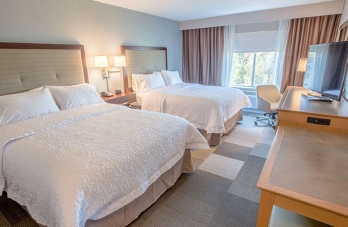 Amesbury Hotel | Hampton Inn by Hilton Amesbury