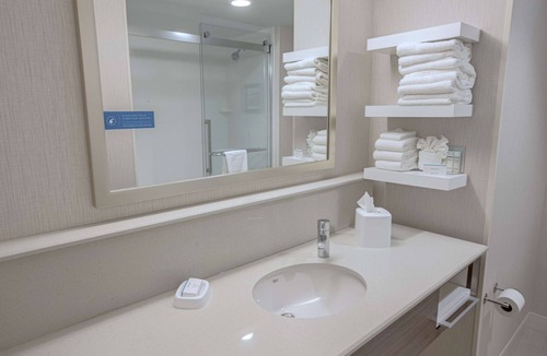 Amesbury Hotel | Hampton Inn by Hilton Amesbury