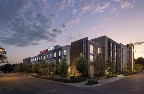Holly Hotel | Hampton Inn by Hilton Austin East Side 5th Street