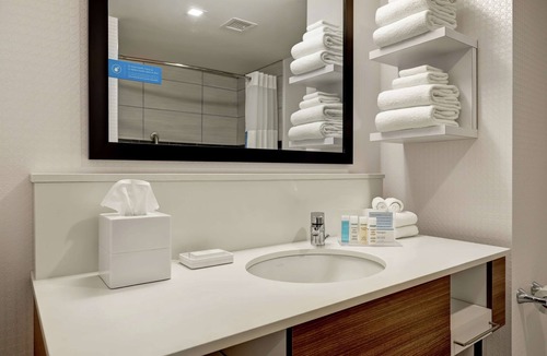 St. Catharines Hotel | Hampton Inn by Hilton St. Catharines Niagara