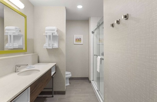 Cornwall Hotel | Hampton Inn By Hilton Cornwall