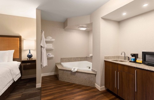 Fort Smith Hotel | Hampton Inn by Hilton Fort Smith