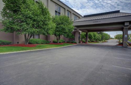 Southport Hotel | Hampton Inn by Hilton Indianapolis-South