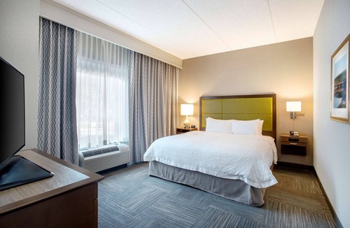 Middletown Hotel | Hampton Inn by Hilton Middletown