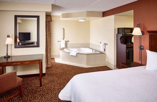 North Bay Hotel | Hampton Inn by Hilton North Bay