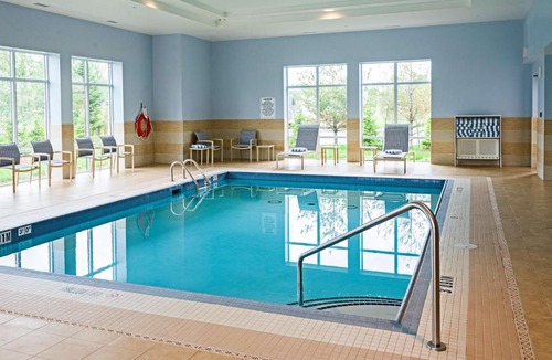 Ottawa Division Hotel | Hampton Inn by Hilton Ottawa Airport
