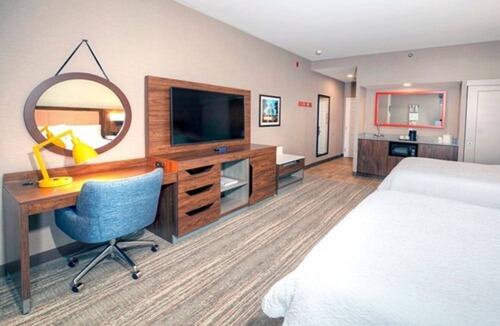 Ottawa Division Hotel | Hampton Inn by Hilton Ottawa