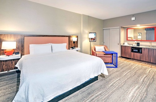 Ottawa Division Hotel | Hampton Inn by Hilton Ottawa