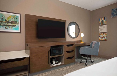 Port Hope Hotel | Hampton Inn by Hilton Port Hope Cobourg