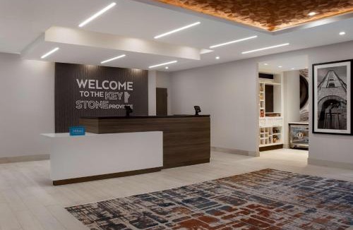 Downtown Winnipeg Hotel | Hampton Inn By Hilton Winnipeg Downtown