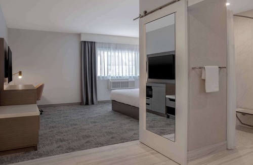 Downtown Winnipeg Hotel | Hampton Inn by Hilton Winnipeg Downtown