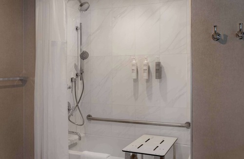 Downtown Winnipeg Hotel | Hampton Inn by Hilton Winnipeg Downtown