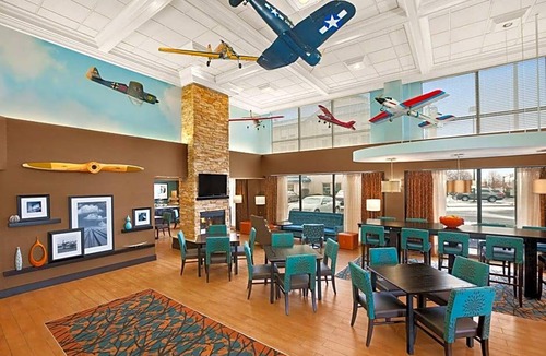 Bedford Park Hotel | Hampton Inn by Hilton Chicago-Midway Airport