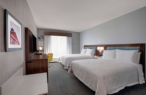 Township of Woolwich Hotel | Hampton Inn & Suites by Hilton Waterloo St. Jacobs