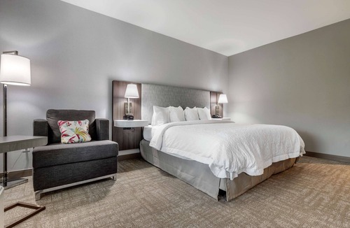 Camden Hotel | Hampton Inn Camden