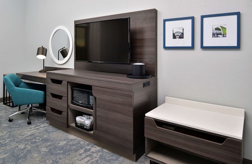 Cedar Falls Community Main Street Hotel | Hampton Inn Cedar Falls Downtown