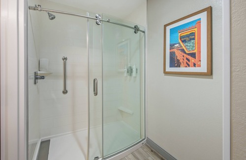 Hollywood Hotel | Hampton Inn Channel Islands Harbor/Oxnard