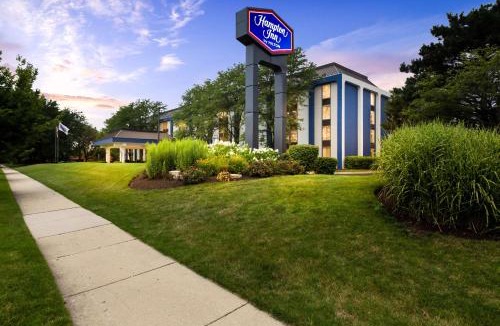 Naperville Hotel | Hampton Inn Chicago-Naperville