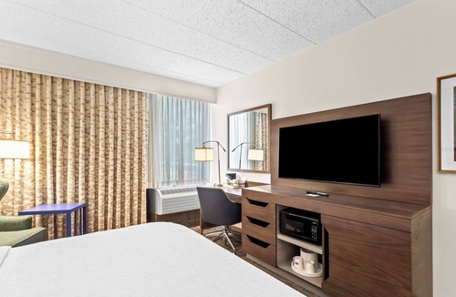 Naperville Hotel | Hampton Inn Chicago/Naperville