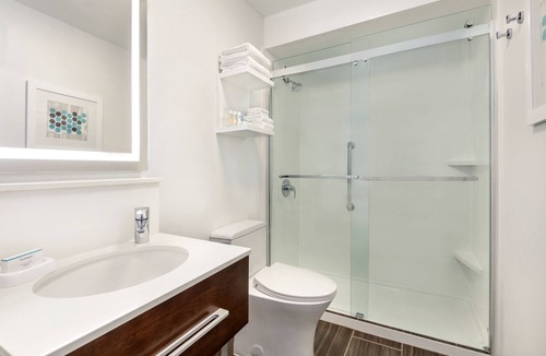 Clackamas Hotel | Hampton Inn Clackamas