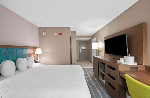 Westlake Hotel | Hampton Inn Cleveland-Westlake