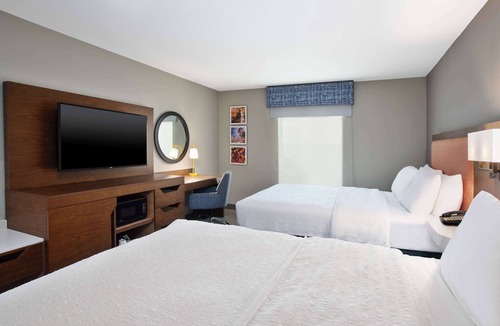 Clinton Hotel | Hampton Inn Clinton, IA