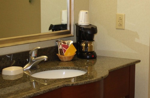 Clinton Hotel | Hampton Inn Clinton