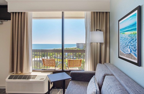 Oceanfront Hotel | Hampton Inn Cocoa Beach/Cape Canaveral