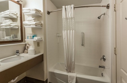 Southeast Colorado Springs Hotel | Hampton Inn Colorado Springs-Airport