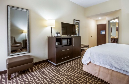 Columbus Hotel | Hampton Inn Columbus-West