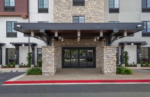 Concord Hotel | Hampton Inn Concord