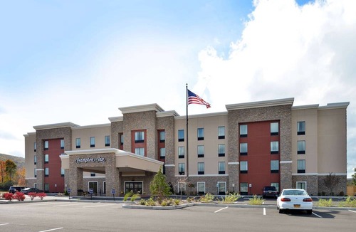 Painted Post Hotel | Hampton Inn Corning/Painted Post
