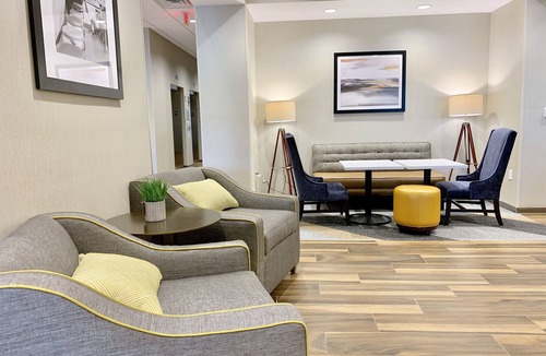 Cranbury Hotel | Hampton Inn Cranbury
