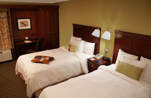 Addison Hotel | Hampton Inn Dallas-Addison