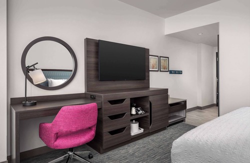 Pineapple Grove Arts District Hotel | Hampton Inn Delray Beach